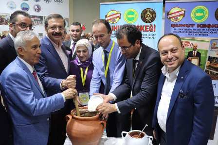 Hisarcıklıoğlu’ndan Afyonkarahisar standına özel ilgi