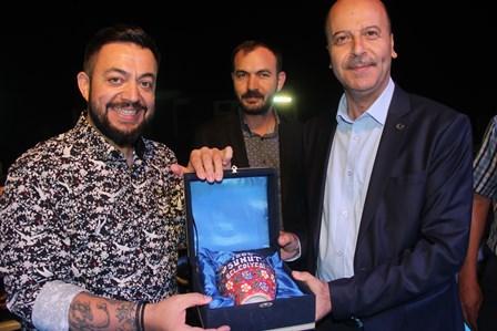 Hüseyin Kağıt Şuhutluları coşturdu