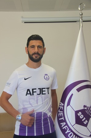 İlker Avşar göz kamaştırdı