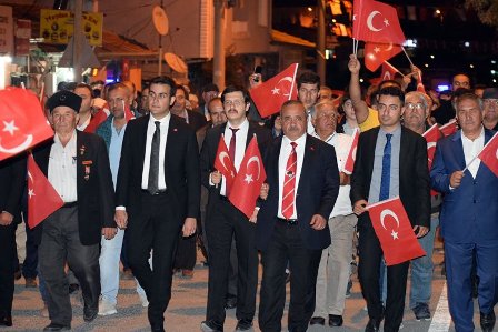 İscehisar halkı meydanları doldurdu