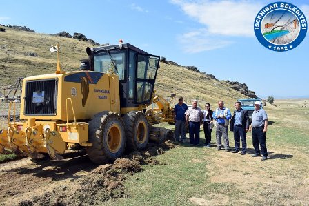 İscehisar’da arazi yolları düzenleniyor