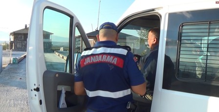 Jandarmadan öğrenci servis minibüsleri denetimi