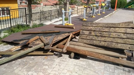 Kendini bilmezlerin yaptıkları büyük tepki görüyor