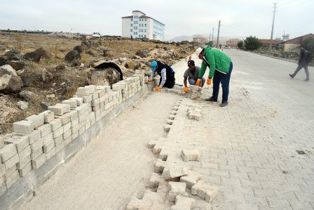 Kilitli parke yol çalışmaları devam ediyor