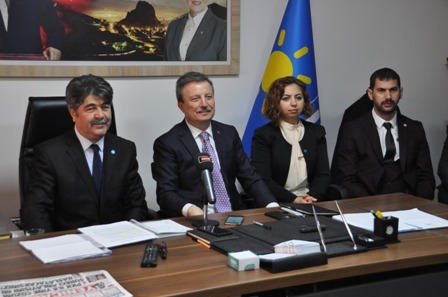 Kucaklaşa kucaklaşa geliyoruz
