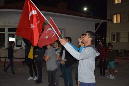 KYK öğrencileri Mehmetçiğin yanında