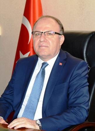 Meslek ilkelerini ve etiğini gözetmeli