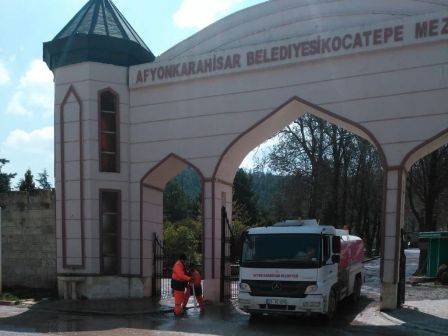 Mezarlıklar Kandil Ziyareti Öncesi Temizlendi