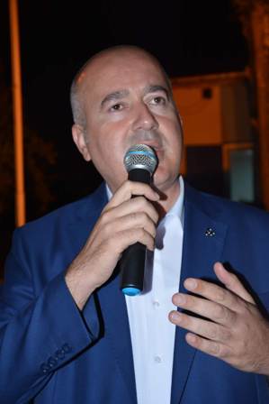 MHP’li adaylar Ataköy halkıyla buluştu