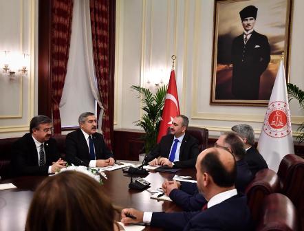 Milletvekili Yurdunuseven’den Adalet Bakanı Gül’e Ziyaret