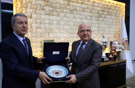 Milli Savunma Bakanı Hulusi Akar’dan Ziyaret