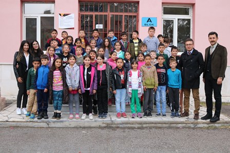 Öğrenci ve velilere seminer verildi