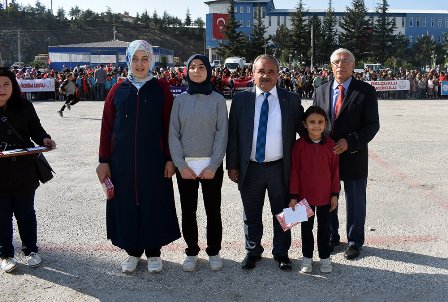 Öğrencilerin gösterileri beğeni topladı