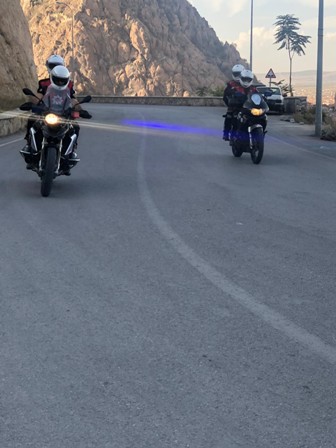 Polise saldıran iki kişi gözaltına alındı