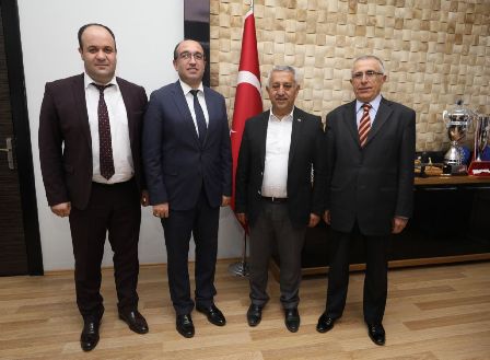 Sandıklı heyeti Başkan Zeybek’i ziyaret etti
