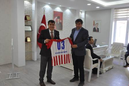 Sandıklıspor yöneticilerinden Kaymakam Tortop'a ziyaret