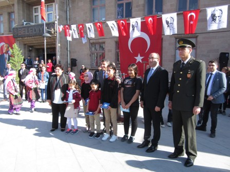 Şanlı bir tarihe sahip milletiz
