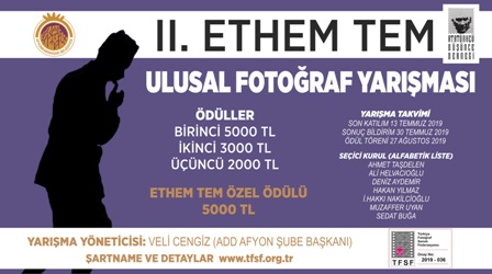 Seçici kurul eserleri değerlendiriyor