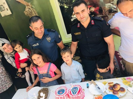 Şehit oğluna sürpriz doğum günü