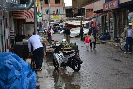 Şiddetli Yağış Vatandaşlara Zor Yaşattı