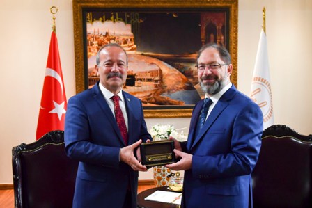 Taytak Diyanet İşleri Başkanı Erbaş’ı ziyaret etti