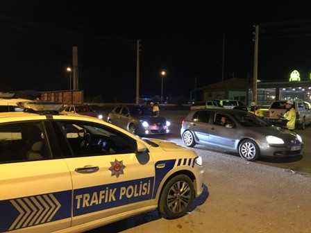 Trafik ekiplerinden kural ihlali yapan sürücülere ceza