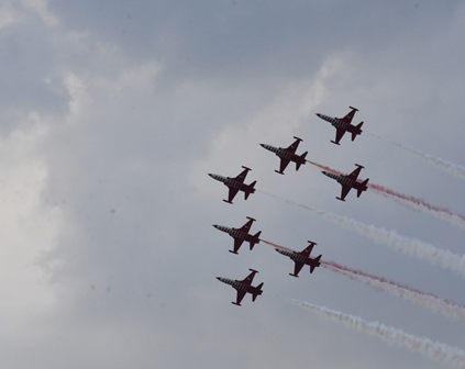 Türk Yıldızları Afyon semalarını süsledi