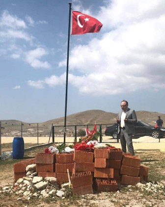 Vali Tutulmaz köy kahvesinde vatandaşlar sohbet etti