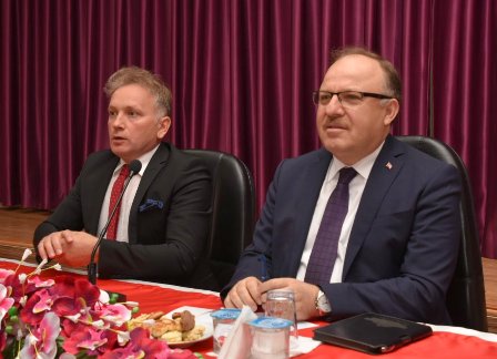Vali Tutulmaz Muhtarlarla Bir Araya Geldi