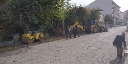 Yaya kaldırımı çalışmaları devam ediyor