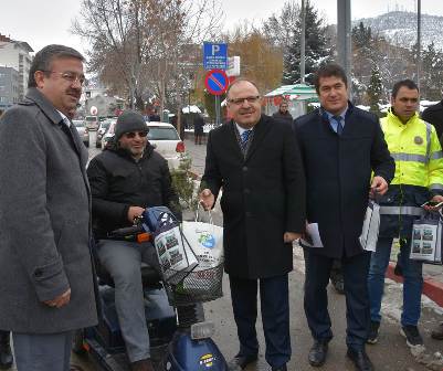 Yeni Yılda Ağaç Kesme Fidan Dik