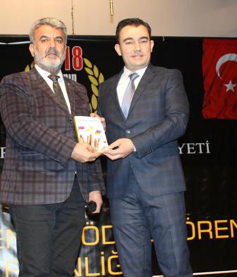 Yılın Yazarı Öztürk oldu