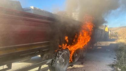 Afyonkarahisar’da Facia Ucuz Atlatıldı! Tırın Lastikleri Bir Anda Alev Aldı