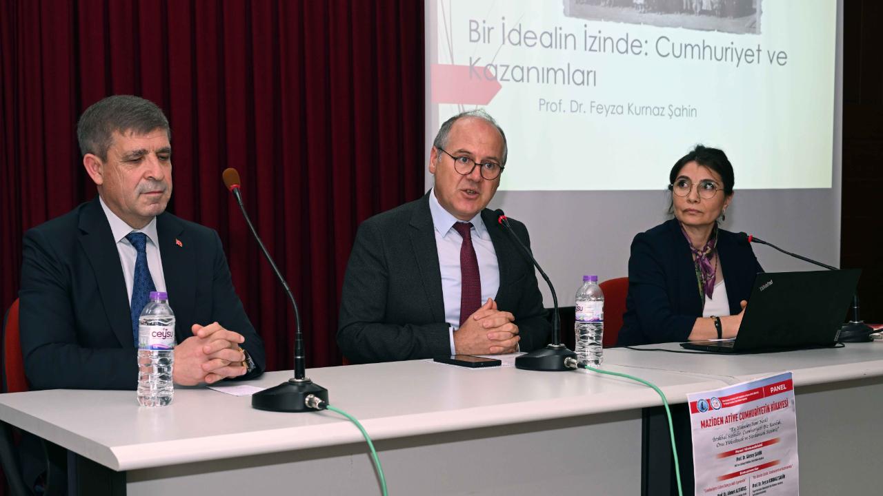 Afyonkarahisar'da "Maziden Atiye Cumhuriyetin Hikayesi" Paneli