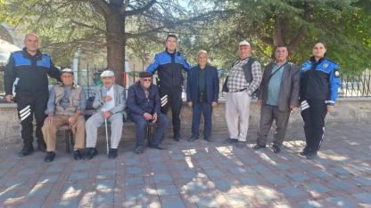 Afyonkarahisar’da Polislerden Huzurevindeki Yaşlılara Anlamlı Ziyaret