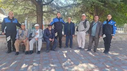Afyonkarahisar’da Polislerden Huzurevindeki Yaşlılara Anlamlı Ziyaret