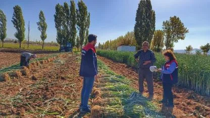 Afyonkarahisar’da Tarımda Verimlilik Atağı: Ekipler Sahada Üreticiyle Buluştu!