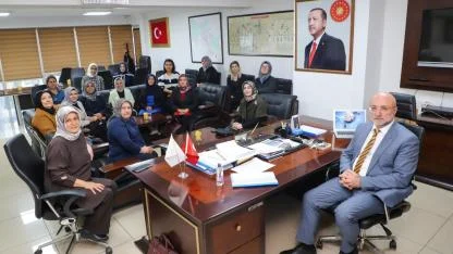 AK Parti İl Başkanı Turgay Şahin, İlçe Kadın Kolları Başkanlarını Ağırladı