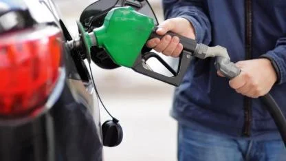 Akaryakıta Bu Gece Yarısı Çifte İndirim Geliyor: Benzin ve Motorin Fiyatları Düşüyor