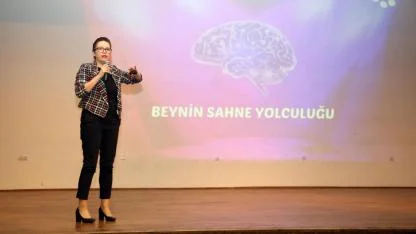 AKÜ’de “Beynin Sahne Yolculuğu” Konferansı İlgi Gördü