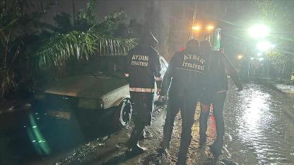 Aydın’da Sağanak Felakete Döndü: Sel, Hayvanları Sürükledi, Yol Trafiğe Kapandı!