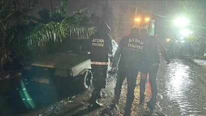 Aydın’da Sağanak Felakete Döndü: Sel, Hayvanları Sürükledi, Yol Trafiğe Kapandı!