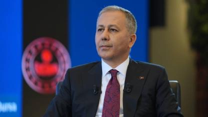 Bakan Yerlikaya’dan Yeni Trafik Uyarısı: Konvoyla Yol Kapanların Ehliyetine 120 Gün El Konulacak