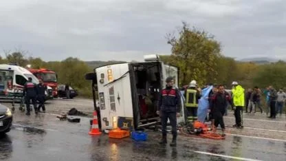 Bartın’da işçi servisi devrildi: 1 ölü, 19 yaralı