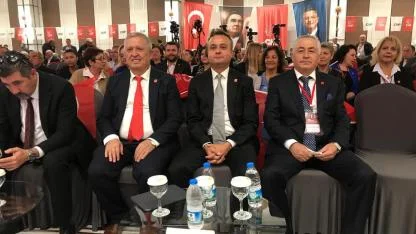 CHP Afyonkarahisar İl Kongresi'nde Üç Aday Sloganlar Eşliğinde Salona Geldi!