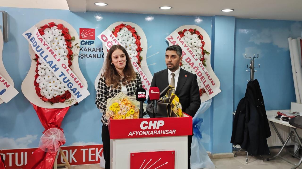 CHP Afyonkarahisar Merkez İlçe’de Görev Değişimi: Murat Albayrak Mazbatayı Aldı, Görevi Devraldı