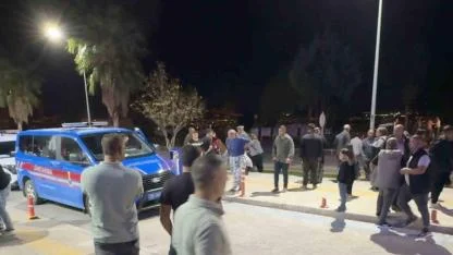 Çocuklar Yüzünden Aileler Arasında Bıçaklı Kavga: 2 Yaralı