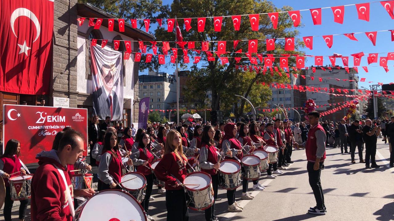 Cumhuriyetin 102. Yılında Gurur Geçidi: RSP Bandosu Cumhuriyet Coşkusuna Ritim Kattı!