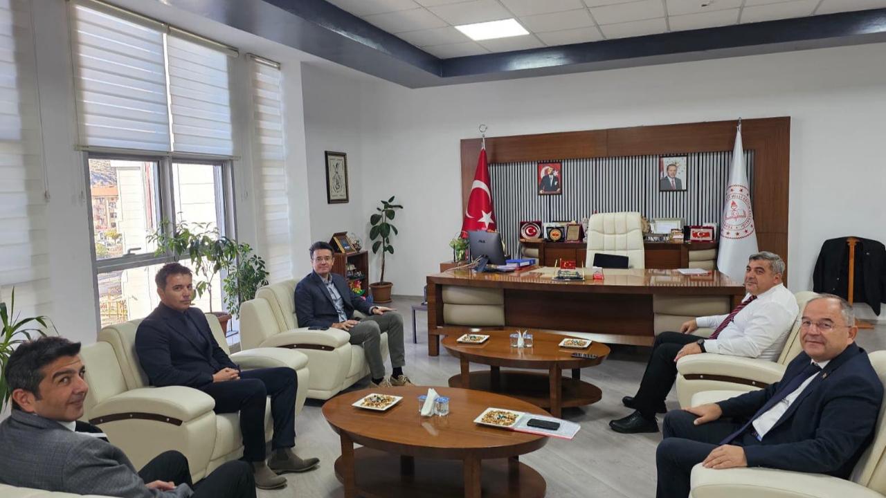 Dr. Ayhan Öztürk'ten Müdür Sünnetci'ye Ziyaret