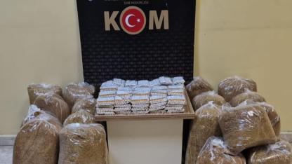 Emirdağ’da İş Yeri Baskınında Polis Çuvallarla Kaçak Tütün Ele Geçirdi